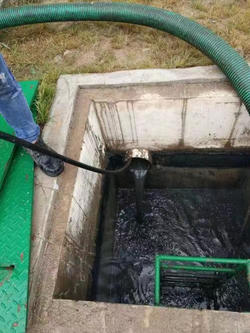长期不清理下水道埋下安全隐患
