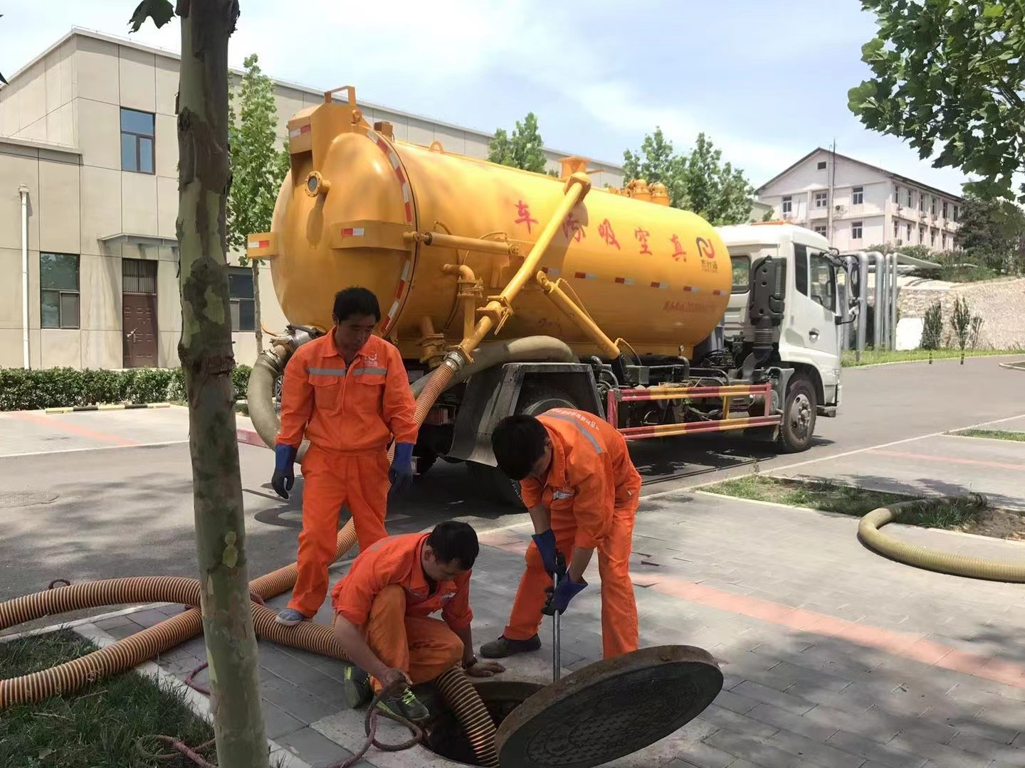 闽清化粪池清理与5-8吨吸粪车施工效率分析